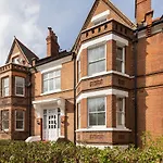 Charming Hotel Laundry Near Tufnell Park